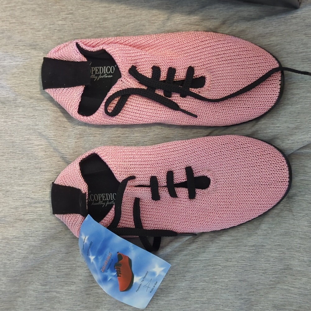NWT Arcopedico LS Pink Shoes Size 40